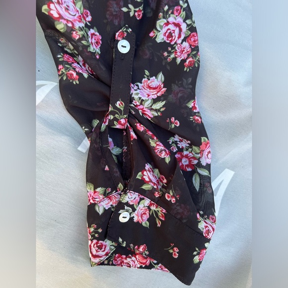 PLUS Beautiful Sheer Rose-Print Blouse +  Pearl Buttons Back Side Slits Size 10 - Picture 10 of 11